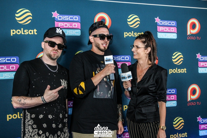 „Zbuntowany anioł„ na antenie Polsatu na żywo! Łobuzy skradli tym występem telewizyjne show! 