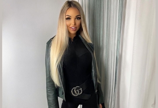 Półnaga wokalistka disco polo kusi swoją kobiecością! Artystka pokazała się w ponętnej pozie na sofie