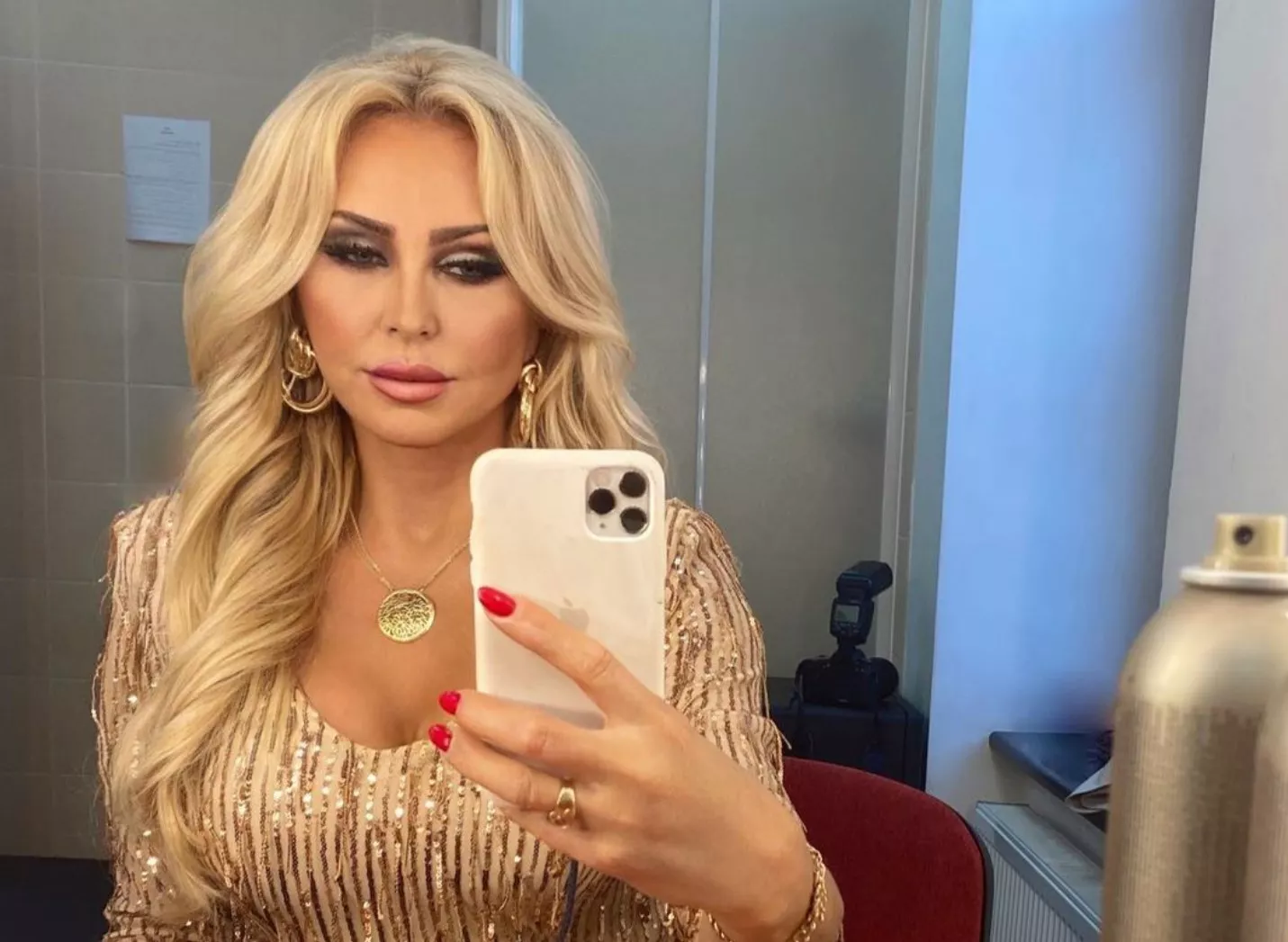 Teresa Werner w gorącej stylizacji! Szlagierowa diwa odważnie pokazała biust!