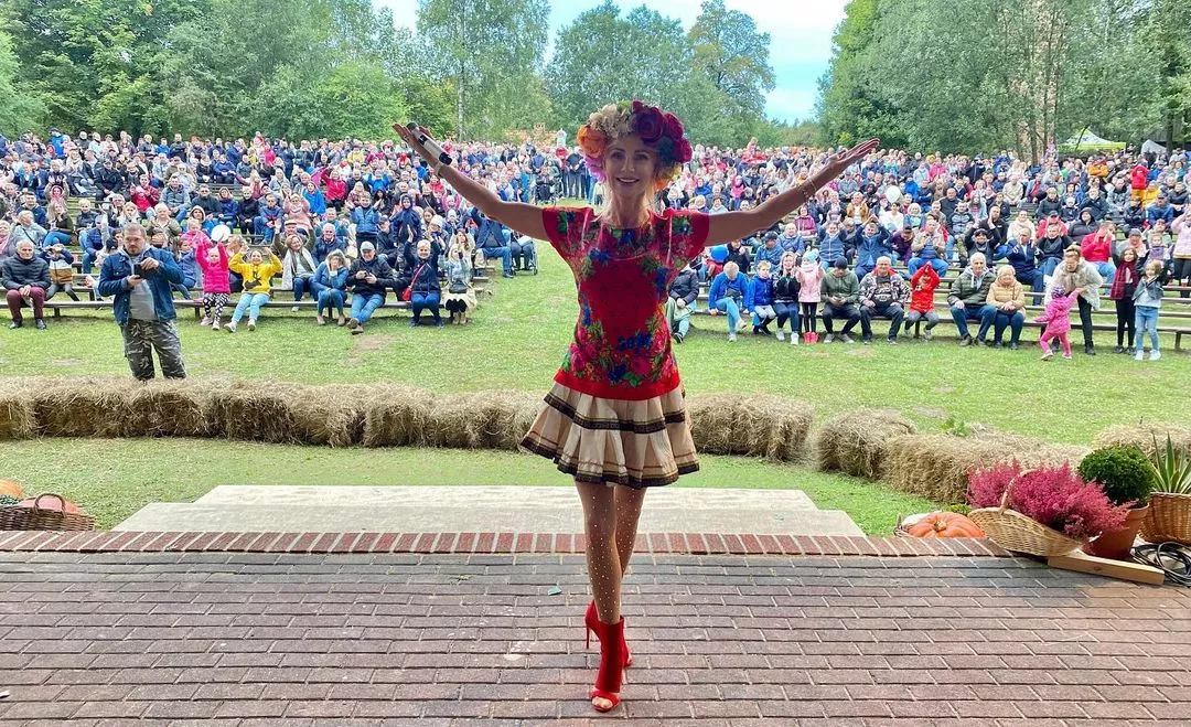 Tłumy na dożynkowym koncercie zespołu Mejk! Gwiazdorzy disco polo doprowadzili publiczność do szaleństwa! 