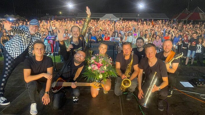 Tłumy na koncercie Sławomira! Gwiazdor rock polo zagrał w wyjątkowym miejscu! Publiczność zachwycona! 