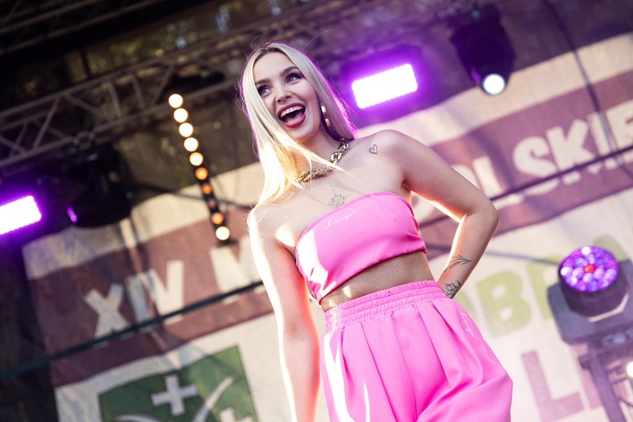 Tłumy na koncercie Top Girls w Klwowie! Ponad 15 tysięcy fanów bawiło się w rytm disco polo

