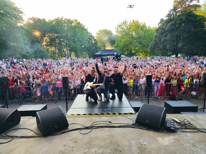 Tłumy na koncercie zespoły Playboys! Koluszki odleciały w rytm disco polo.