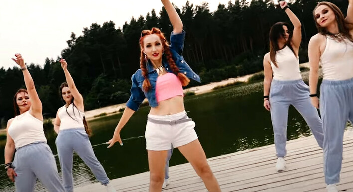 Tylko u nas! Nowa wokalistka w branży disco polo - wiemy kim jest i co planuje! Poznajcie Skynovą i jej NOWOŚĆ pt. „Kiedyś mnie odnajdziesz„