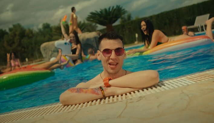 To będzie hit wakacji?! Gorąca premiera Bayera - Bujaj już dostępna! Nowa produkcja nieźle buja!