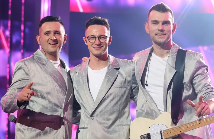 Wyjątkowa niespodzianka weselna! Gwiazdorzy disco polo zaskoczyli parę młodą! Grupa Playboys dała czadu!