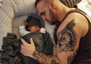 To ich pierwsze święta z dzieckiem! Wokalista disco polo na zdjęciu z synem i żoną! 