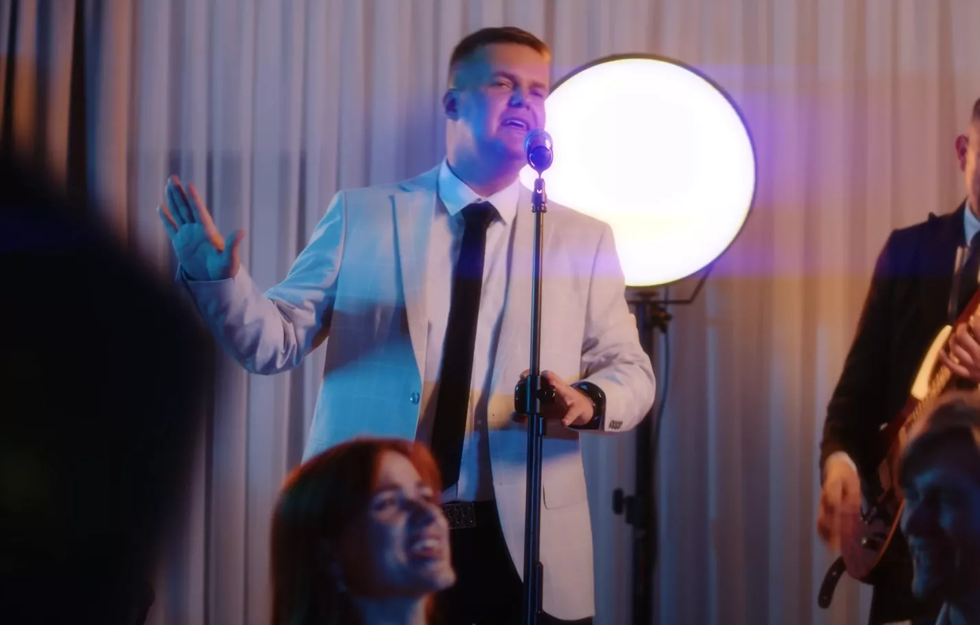 To jest To! Najlepszy debiut w disco polo w 2024 roku? Sukces singla ”Całuj Całuj”

