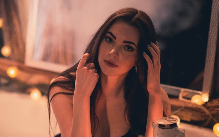 To najgorętsza publikacja w tym roku?! Angelika Żmijewska Topky w ponętnej bieliźnie! | ZDJĘCIA