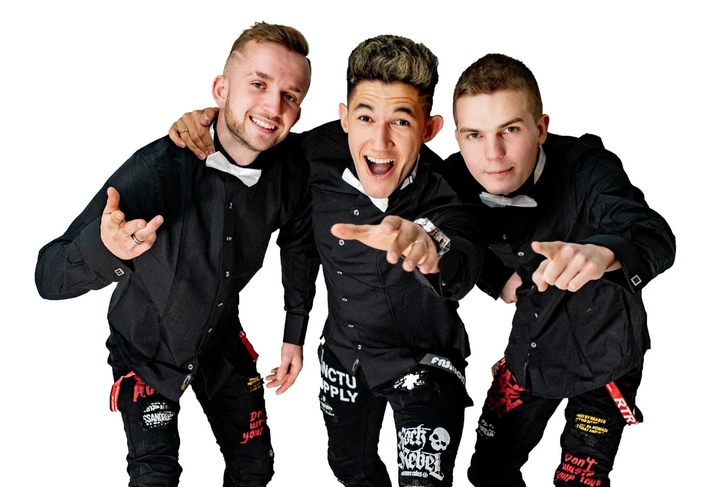 Kamil Kossakowski DiscoBoys  zdeklasował największe gwiazdy disco polo?! Artysta zdradził ile ma koncertów! Ta liczba szokuje! 