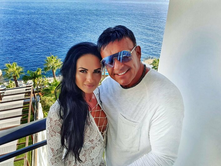 Wokalista disco polo znalazł żonę na portalu internetowym! Zakochał się przy pierwszym spotkaniu!