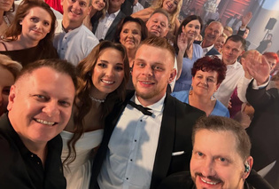 To spełnienie marzeń Polaków? Zespół Classic wystąpił na weselu Marty i Sebastiana jako gwiazda wieczoru! 