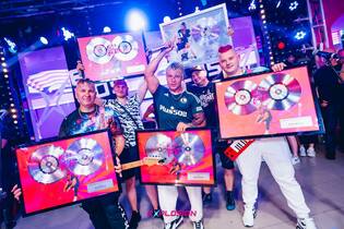 Nie mają sobie w Polsce równych?! Podwójna platyna! Dance 2 Disco i Skolim odbierają nagrody w klubie Explosion! 