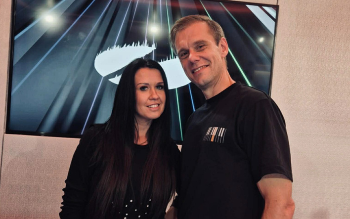 To wydarzenie przejdzie do historii! DJ Sofi zaproszona przez Armina van Buurena do słynnego studia w Amsterdamie