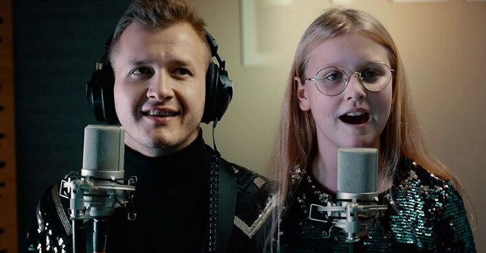 Dawid Narożny zaśpiewał z córką wielki przebój ”Shallow”! Powinni go usłyszeć Bradley Cooper i Lady Gaga!