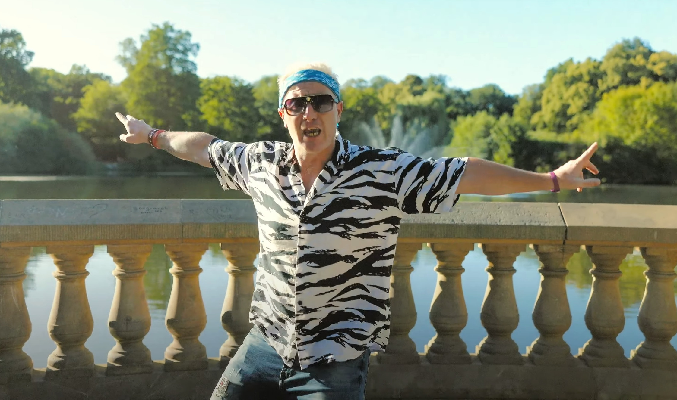 TomaszDiscoMusic prezentuje nową wersję kultowego przeboju „Nadzieja” zespołu Skaner

