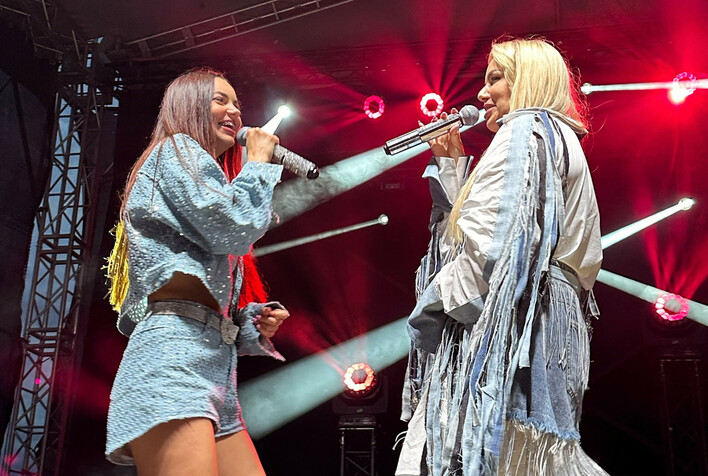 Topky w trasie: Wiemy, gdzie fani zobaczą Angelikę Żmijewską i Paulę Karpowicz-Zimecką w sierpniu! Zagrają w Twoim mieście?
