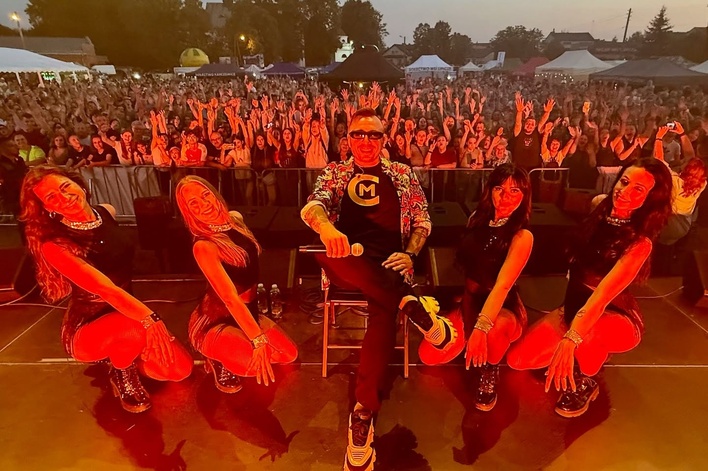 Totalne szaleństwo w Kłomnicach! Czadoman rozgrzał publiczność do czerwoności