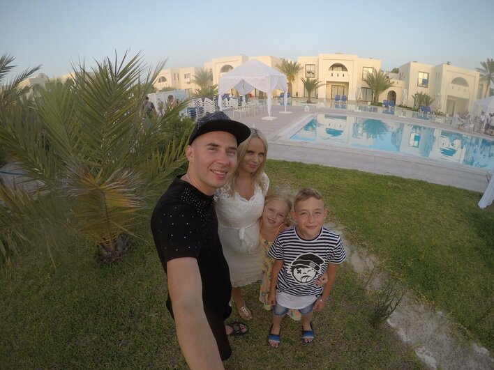 Trzecie dziecko wokalisty disco polo w drodze! Razem z dziećmi założy zespół?