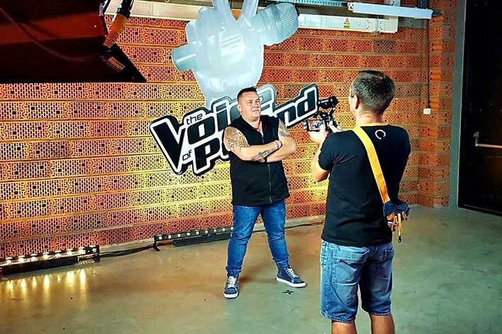 Trzymacie kciuki za Piotrka (Quest)? Artysta stoczy w programie bitwę! 