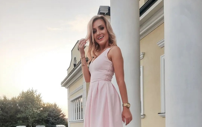 Wygląda jak milion dolarów! Urocza wokalistka disco polo pokazała zgrabne nogi!