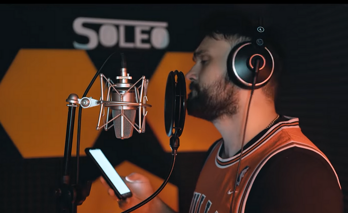 Tę biesiadę znają wszyscy! Uwielbiana formacja disco polo nagrała nową wersją hitu ”Przepijemy Naszej Babci Domek Cały”! Jak wyszło?!