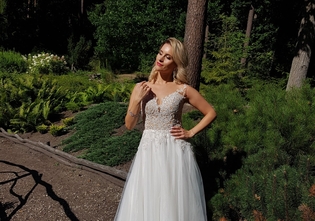 Uwielbiana gwiazda disco polo pokazała się w sukni ślubnej! Co na to fani?!