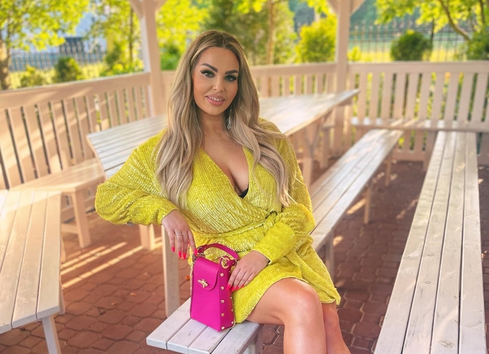 Uwielbiana Paula Karpowicz z duetu Topky zachwyca weselną kreacją! To modowy hit tego sezonu?! 