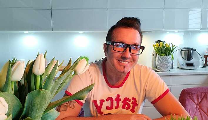 Uwielbiany gwiazdor disco polo trafił do szpitala. Artysta schudł 13 kg! 