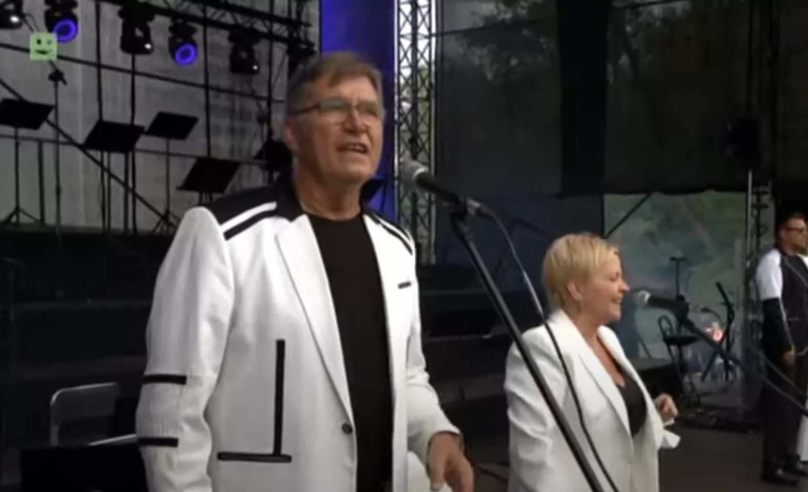 Uwielbiany Sławomir Świerzyński i zespół Bayer Full wystąpili na imprezie Radia Maryja! Mamy pełen koncert! 