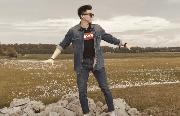 Uwielbiany wokalista disco polo stworzył hit dla zakochanych! Fani szaleją z zachwytu! 