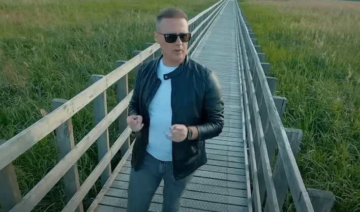 Uwielbiany zespół disco polo hucznie powraca na scenę! Diadem z najnowszym utworem pt. „Warto kochać„ zachwycił internautów! To będzie hit?