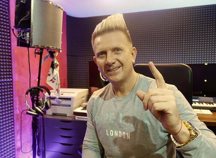 Uwielbiany zespól disco polo zmienia skład?! Zaskakujące doniesienia w świecie muzyki?!