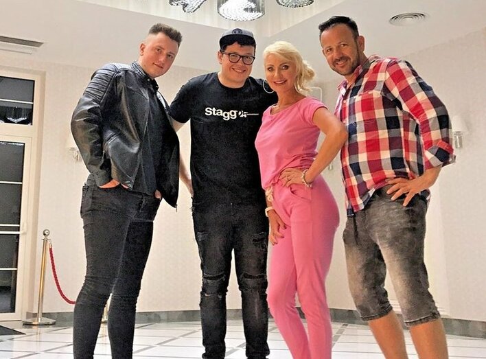 W lokalu nie było publiczności, a gwiazdy disco polo zagrały koncert!