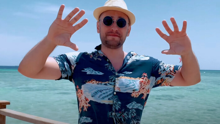 Wakacyjna premiera zespołu Pozytywnie albo Wcale podbija sieć! Kawałek „Raduj się„ to najbardziej optymistyczna piosenka w historii disco polo?!