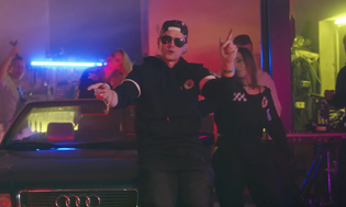 ”Walę ją w nos, tabaka to nie koks” - kontrowersyjna premiera w świecie disco polo to prawdziwy hit?!