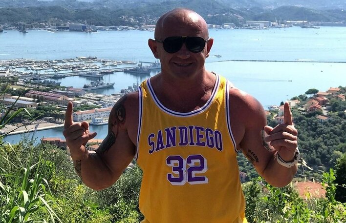 Patrzcie na te mięśnie! Wokalista disco polo budzi respekt i podziw! 