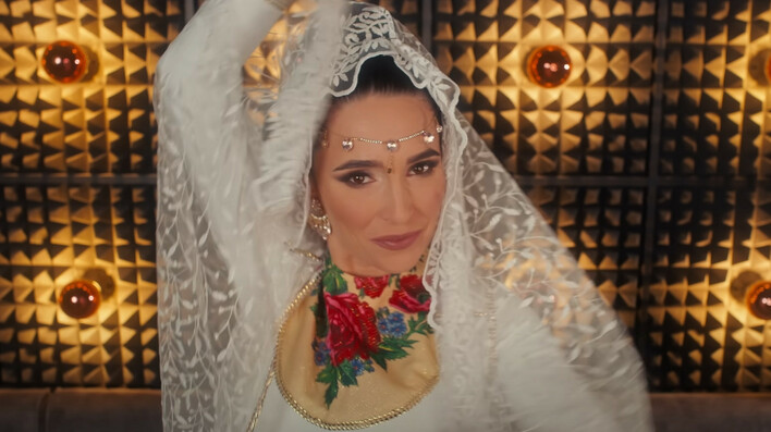 „Wesele w Dubaju„ - czy nowy hit zespołu Daj To Głośniej podbije serca fanów tak samo jak „Mama ostrzegała„?

