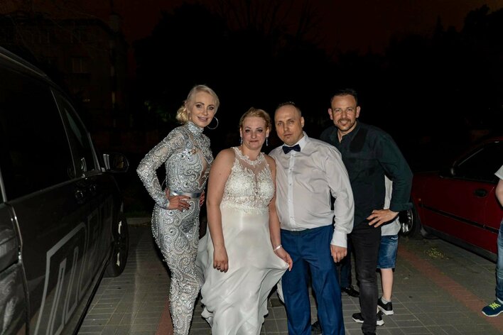 Weselna niespodzianka w rytmach disco polo! Wokalista disco polo zaprosił popularny zespół z branży