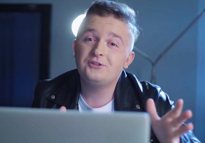 Wielka odpowiedzialność na barkach popularnego artysty disco polo! Gwiazdor znalazł się w centrum wielkiej firmowej imprezy Roger Publishing!