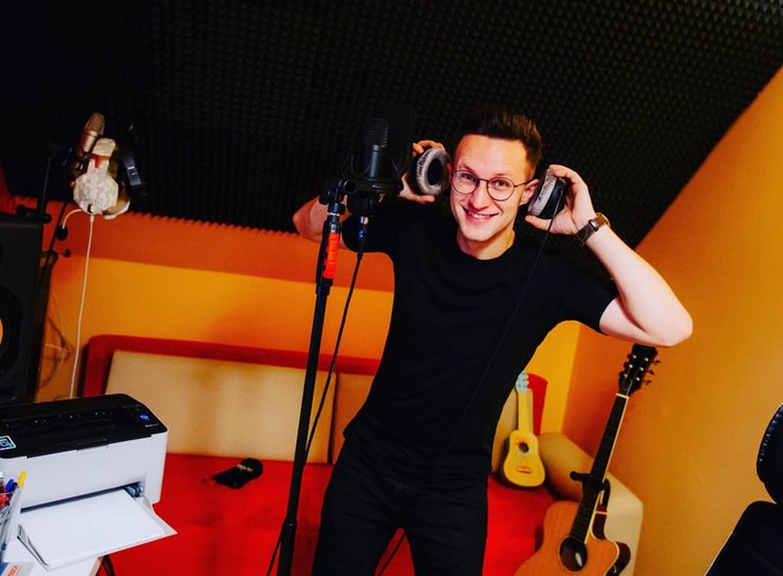 Gwiazdor disco polo stworzył hit uwielbianej drużyny piłkarskiej! Co na to kibice?!