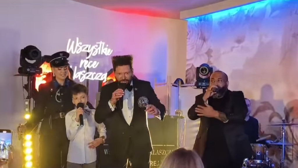 Wielki hit disco polo„Bo to miłość” na urodzinach syna Rutkowskich! Gwiazda disco polo i wielki show na scenie