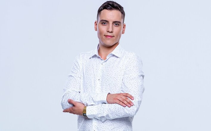 Wielki przebój disco polo o krowie! Materiał podbija internet | VIDEO