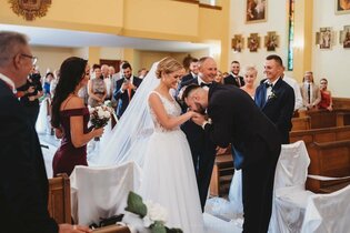 Wielki ślub w świecie disco polo! Popularny gwiazdor ożenił się ze znaną wokalistką! | DUŻO ZDJĘĆ