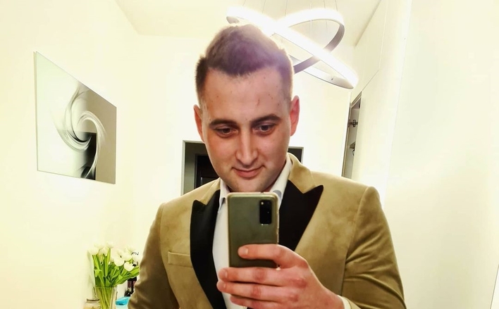 Wyjątkowa nagroda trafiła w ręce gwiazdora disco polo! Artysta nie kryje wielkiego szczęścia! 