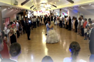 Wielki weselny przebój? Posłuchajcie propozycję na pierwszy taniec pt. "Ślubuję Ci (Dziękuję Ci)"