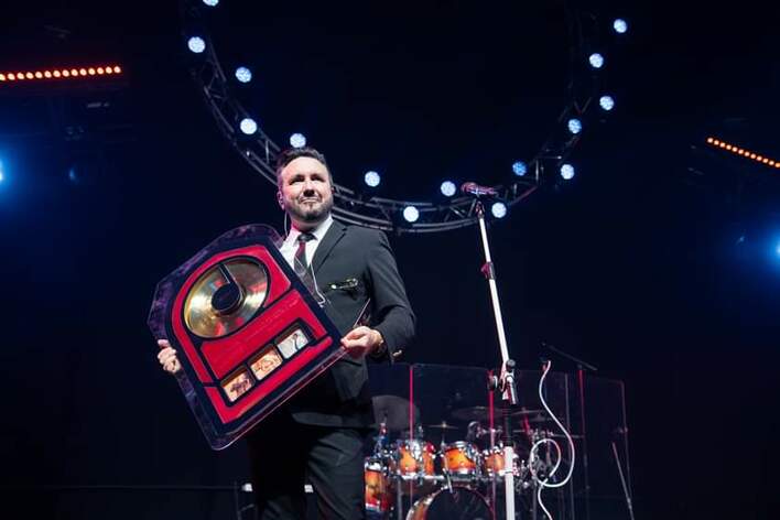 Wielkie wyróżnienie dla zespołu Andre w Wilnie. Kilka tysięcy ludzi śpiewa sto lat! 


