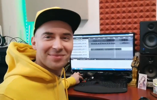 Gorące info! Znany Gwiazdor disco polo stworzył NOWY GIRLSBAND. Te dziewczyny zyskają sławę?!