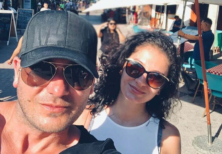 Witali go na lotnisku chlebem i solą! Wokalista disco polo świętował pierwszą rocznicę ślubu! 