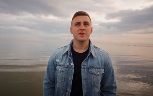 Wokaliści disco polo o trudach i gorszych stronach miłości! Ich słowa wyciskają łzy! 